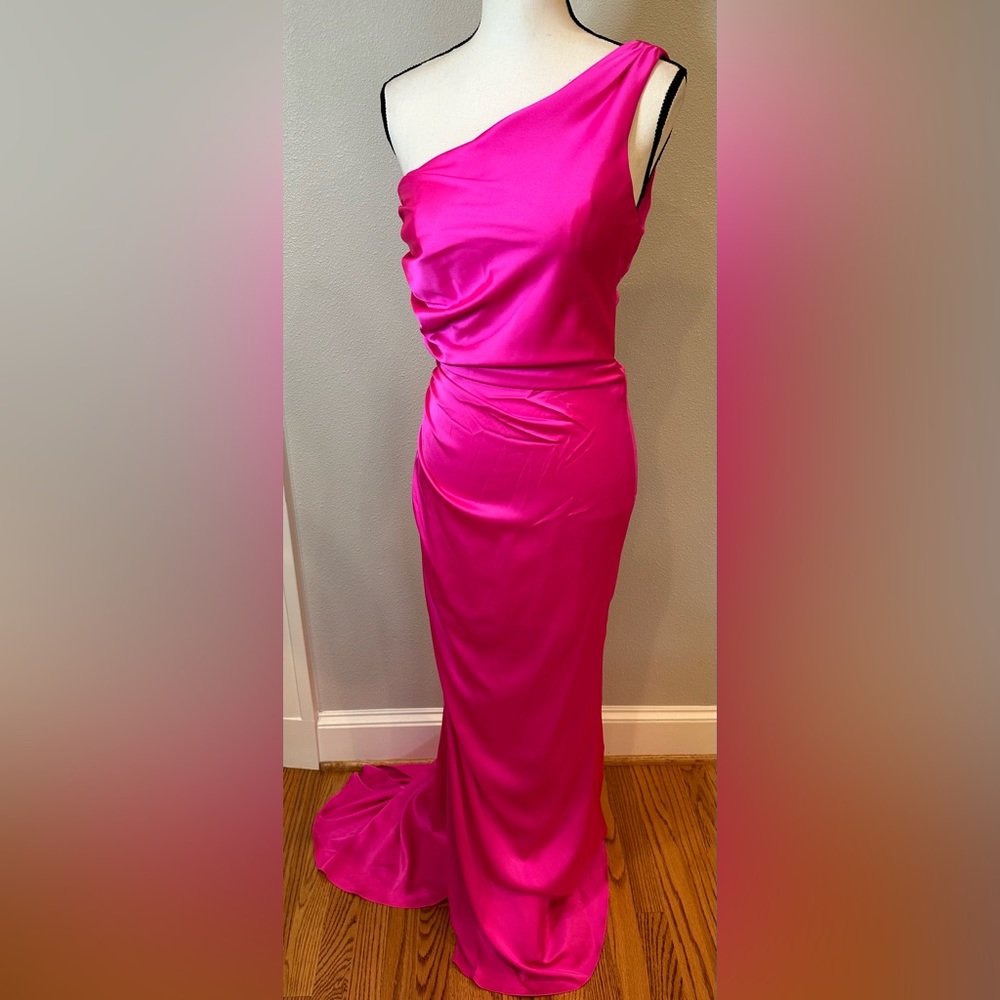 Gorgeous Gianni Bini satin one shoulder gown with side slit and rouching